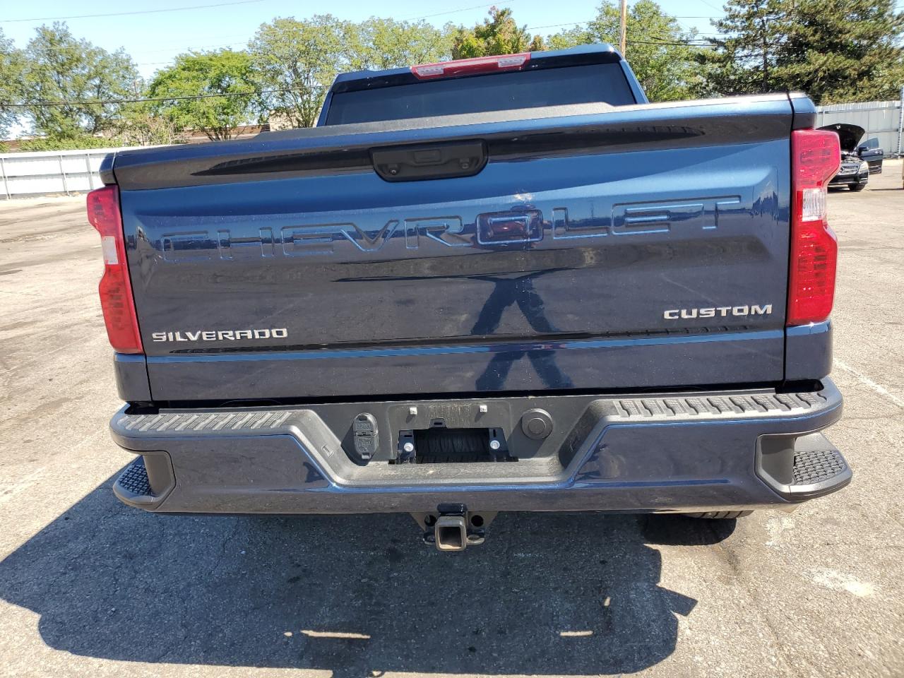 2022 Chevrolet Silverado K1500 Custom VIN: 1GCPDBEKXNZ629860 Lot: 70667175