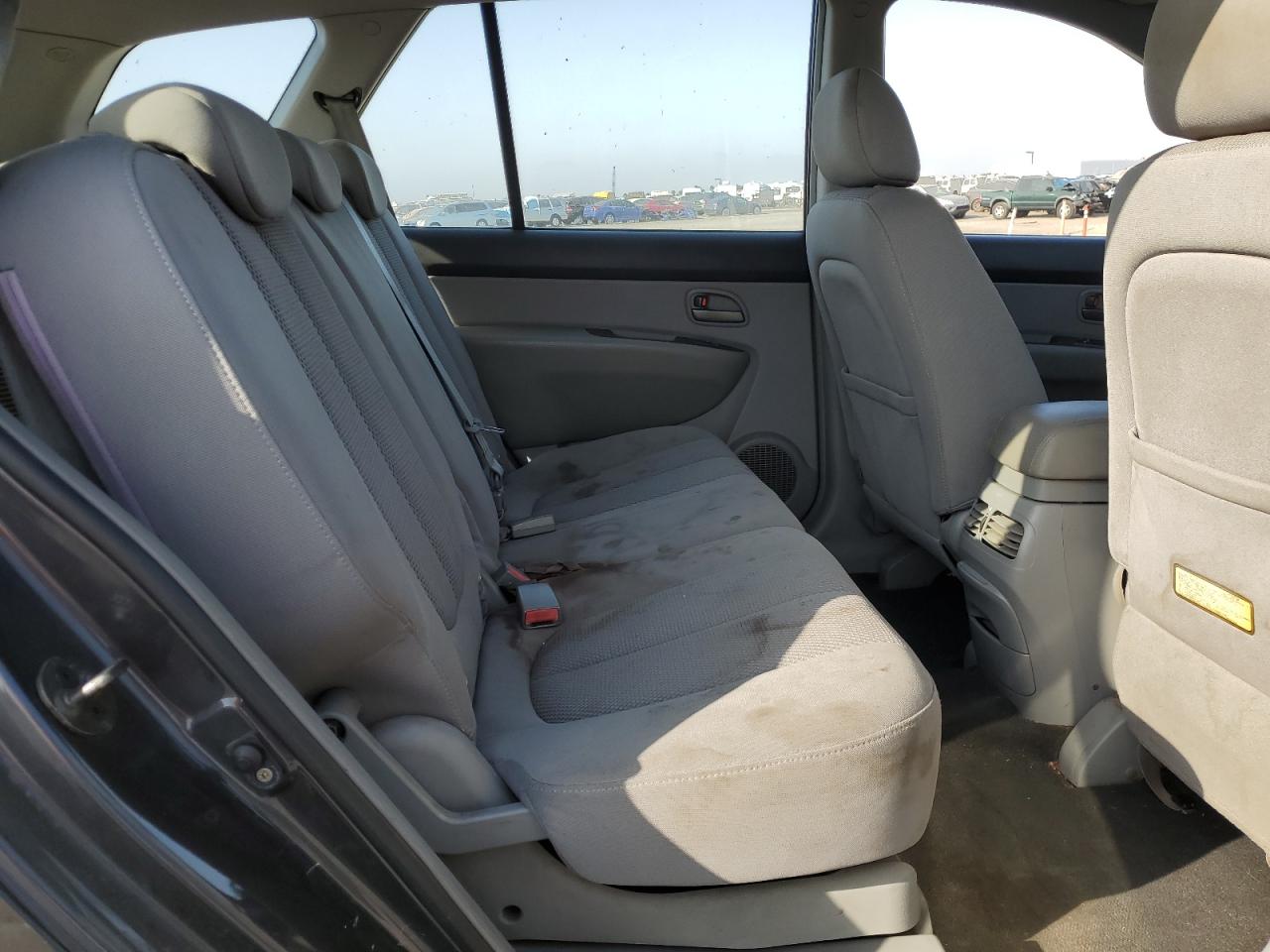 2007 Kia Rondo Lx VIN: KNAFG526877105579 Lot: 70117495