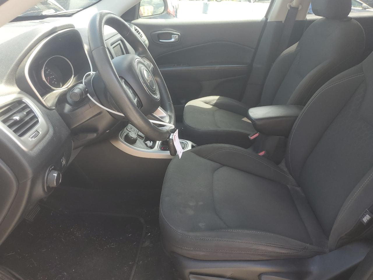 2018 Jeep Compass Sport VIN: 3C4NJDAB8JT252917 Lot: 68512045