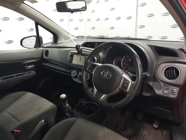 2013 TOYOTA YARIS TR V