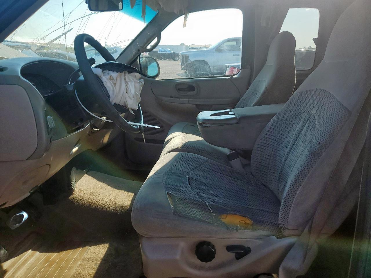 1999 Ford F150 VIN: 1FTRX18L1XKA68328 Lot: 67615095