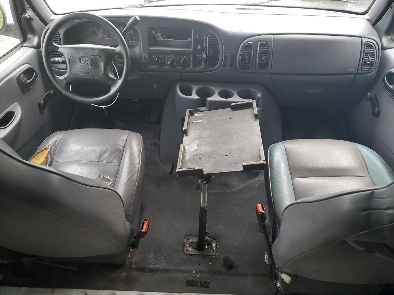 2000 Dodge Ram Van B1500 VIN: 2B7HB11X4YK151576 Lot: 67096915