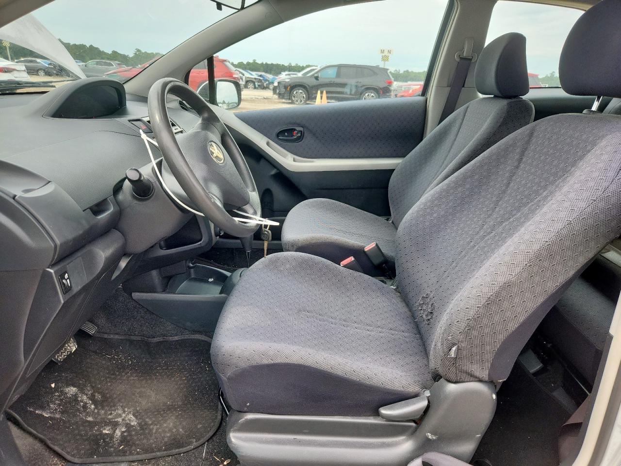 2010 Toyota Yaris VIN: JTDJT4K34A5290452 Lot: 70105975