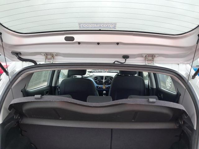 2015 HYUNDAI I10 SE 