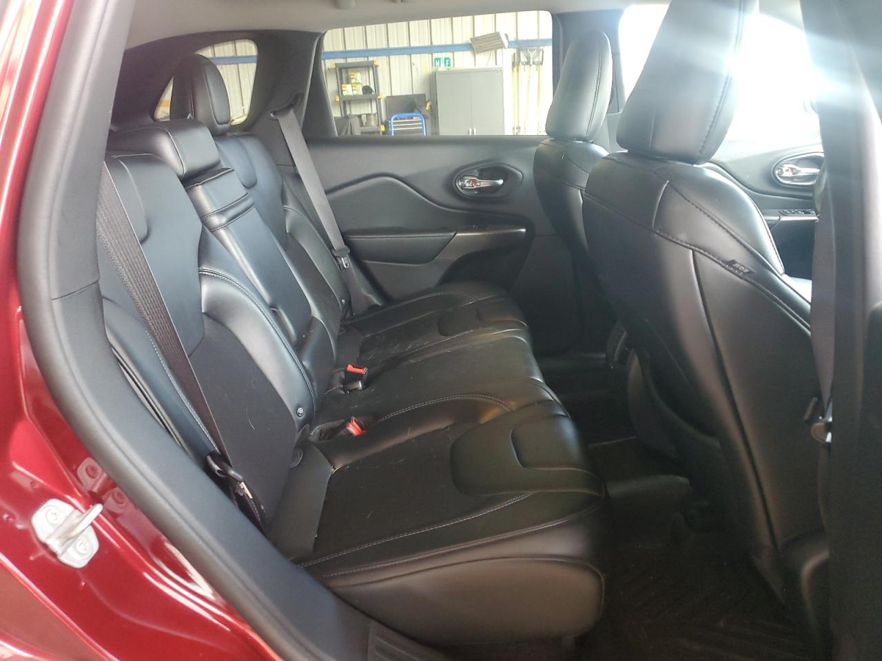 2019 Jeep Cherokee Latitude Plus VIN: 1C4PJMLBXKD182222 Lot: 67665105