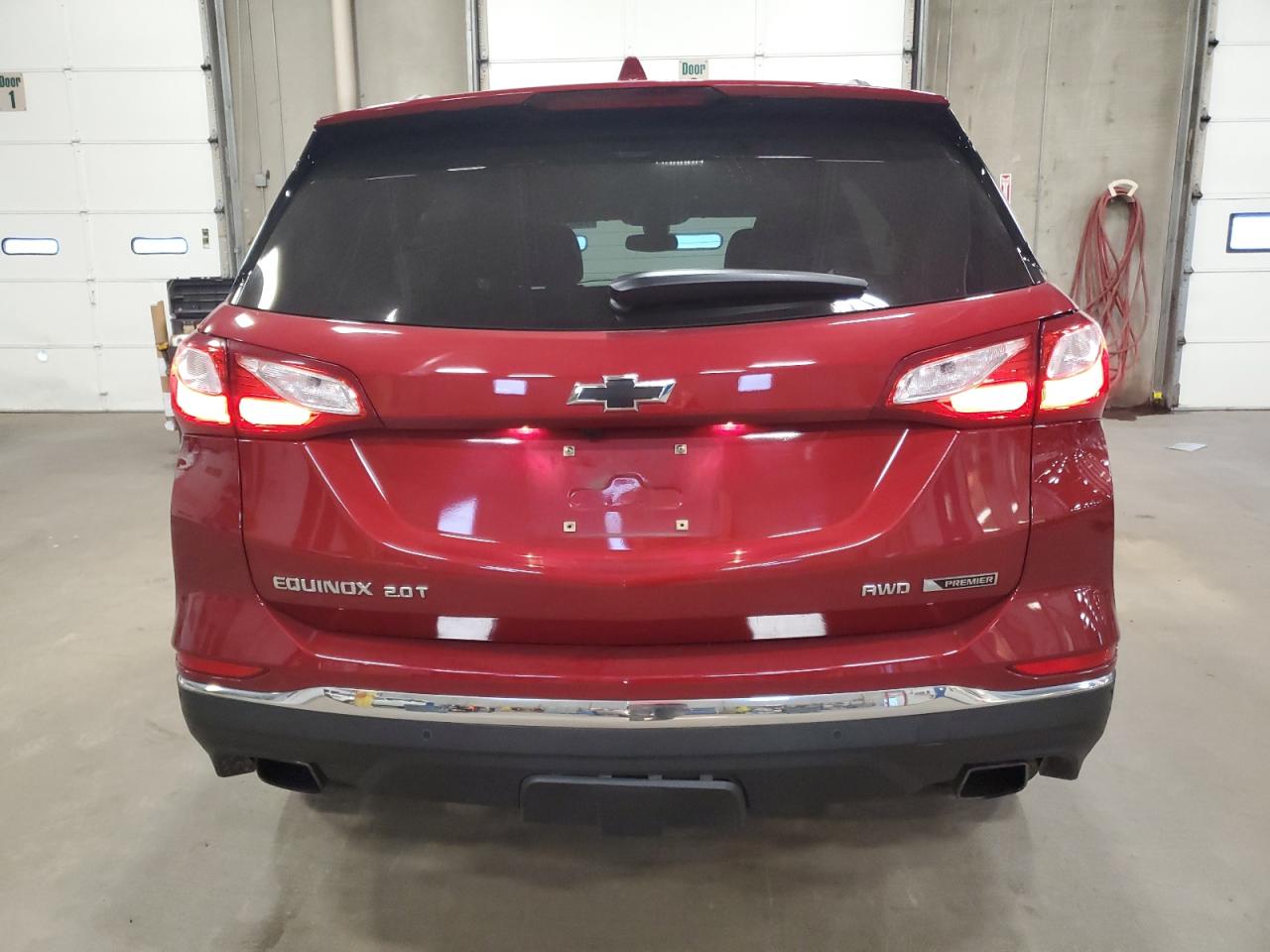 2018 Chevrolet Equinox Premier VIN: 2GNAXWEX6J6255521 Lot: 70899755