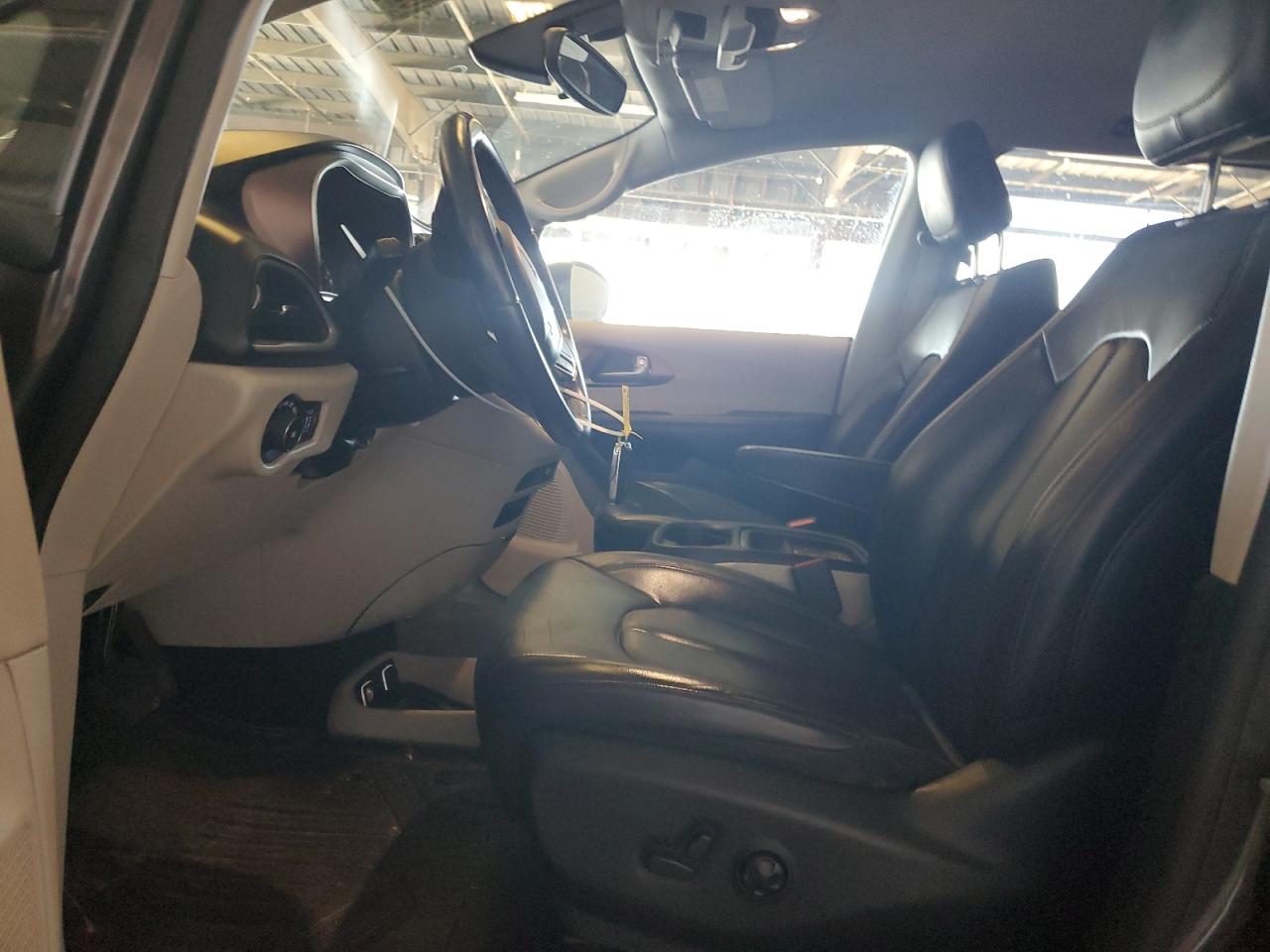 2018 Chrysler Pacifica Touring L VIN: 2C4RC1BG3JR123135 Lot: 69680115