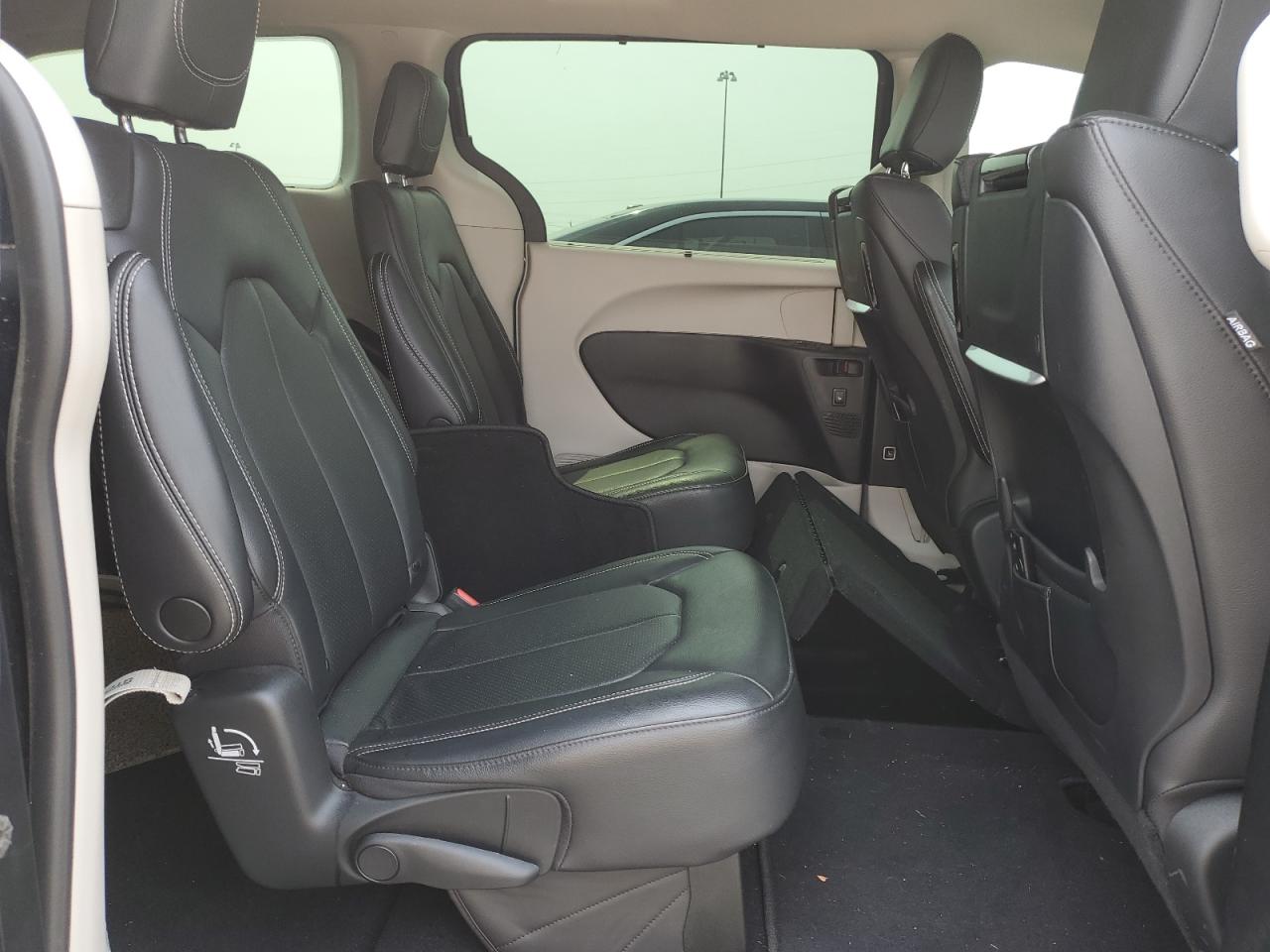 2022 Chrysler Pacifica Touring L VIN: 2C4RC3BG2NR164406 Lot: 67376405