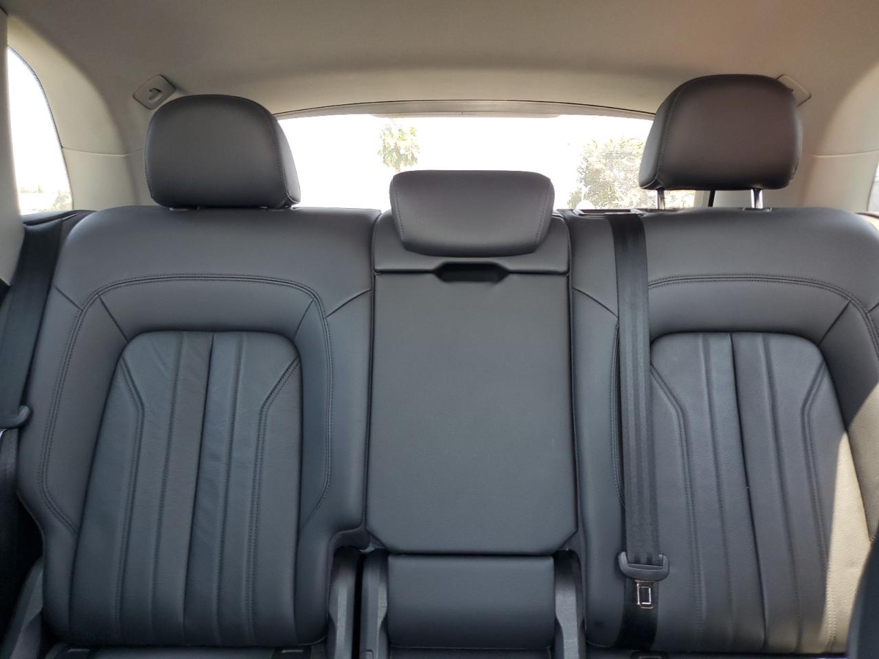 2018 Audi Q5 Premium VIN: WA1ANAFY3J2023586 Lot: 68144955