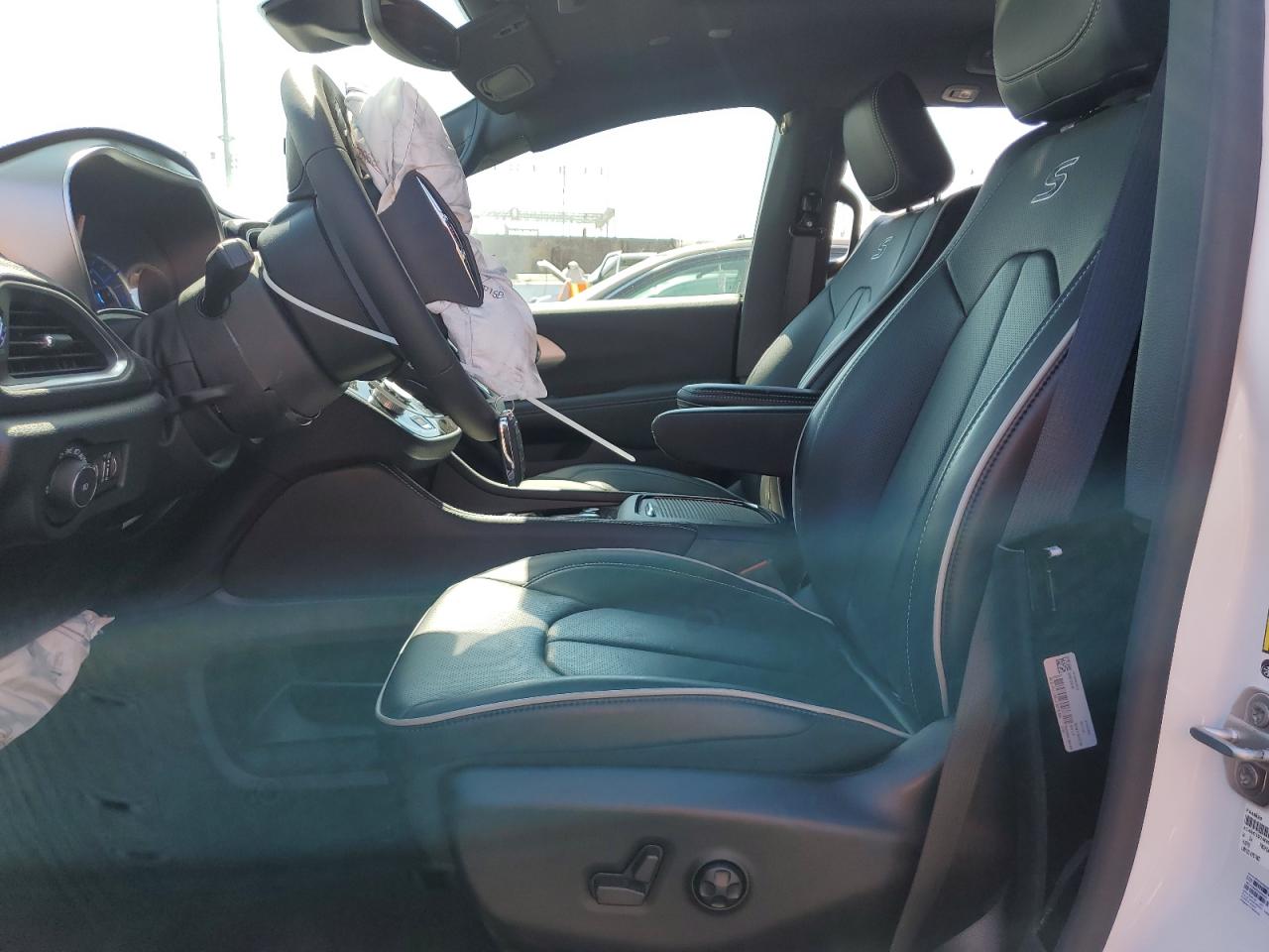 2024 Chrysler Pacifica Hybrid Select VIN: 2C4RC1S70RR200152 Lot: 68369575