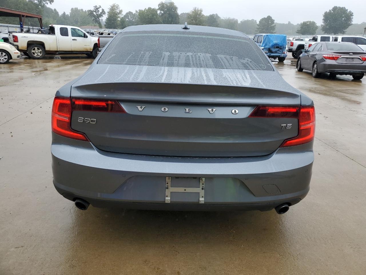 2019 Volvo S90 T5 Momentum VIN: LVY102AK0KP111053 Lot: 71067305