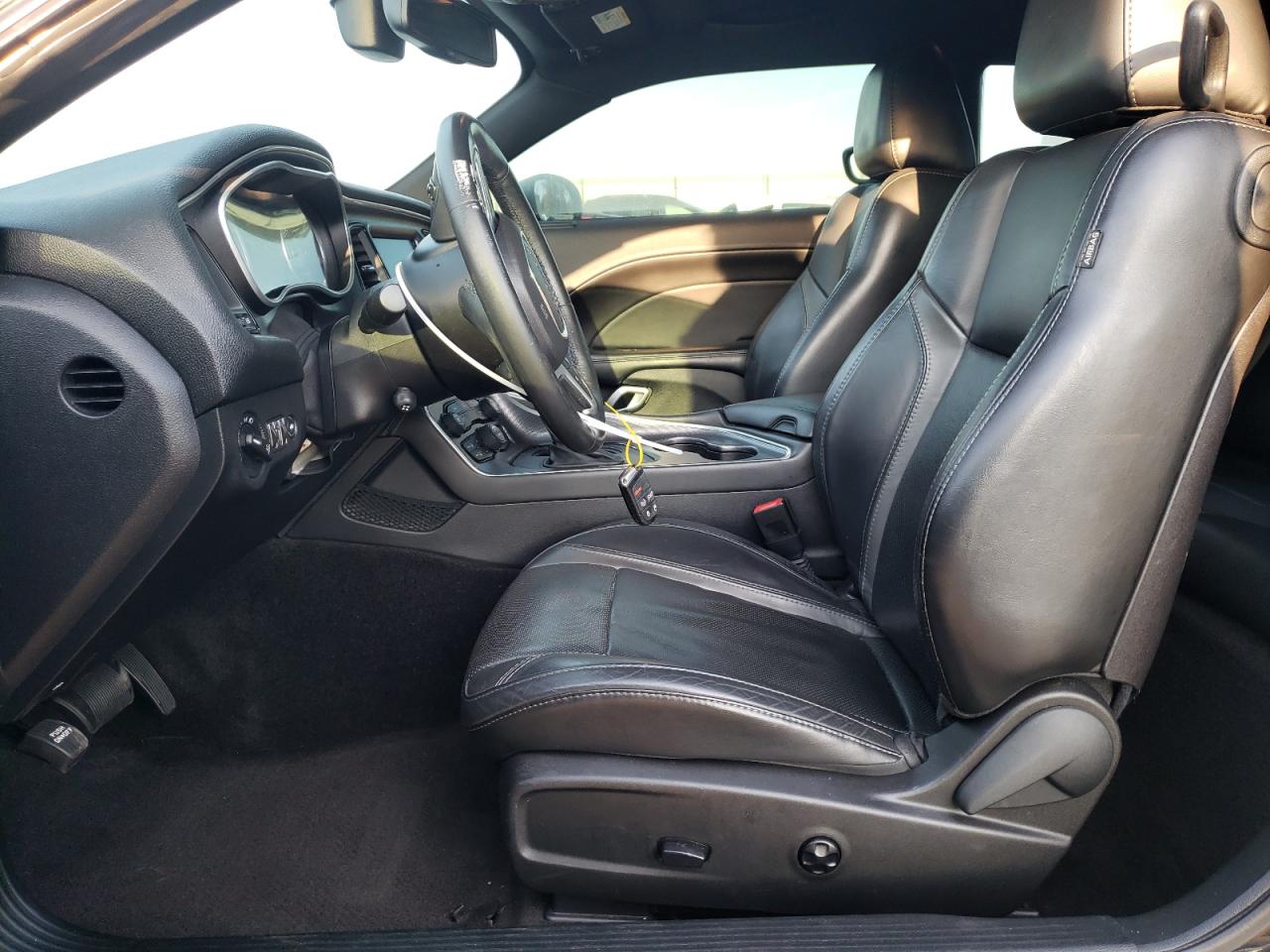 2016 Dodge Challenger Sxt VIN: 2C3CDZAG8GH232230 Lot: 70261945