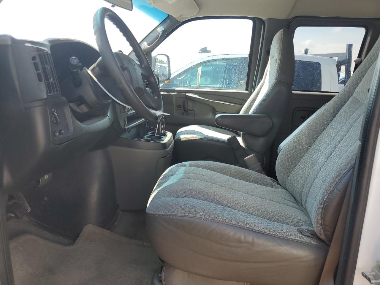 2004 Chevrolet Express G3500 VIN: 1GAHG39U441219042 Lot: 67287465