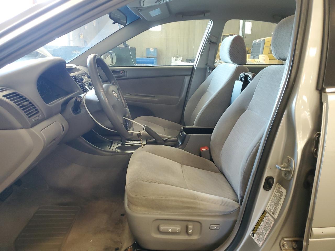 2004 Toyota Camry Le VIN: 4T1BE32K44U272023 Lot: 70470445