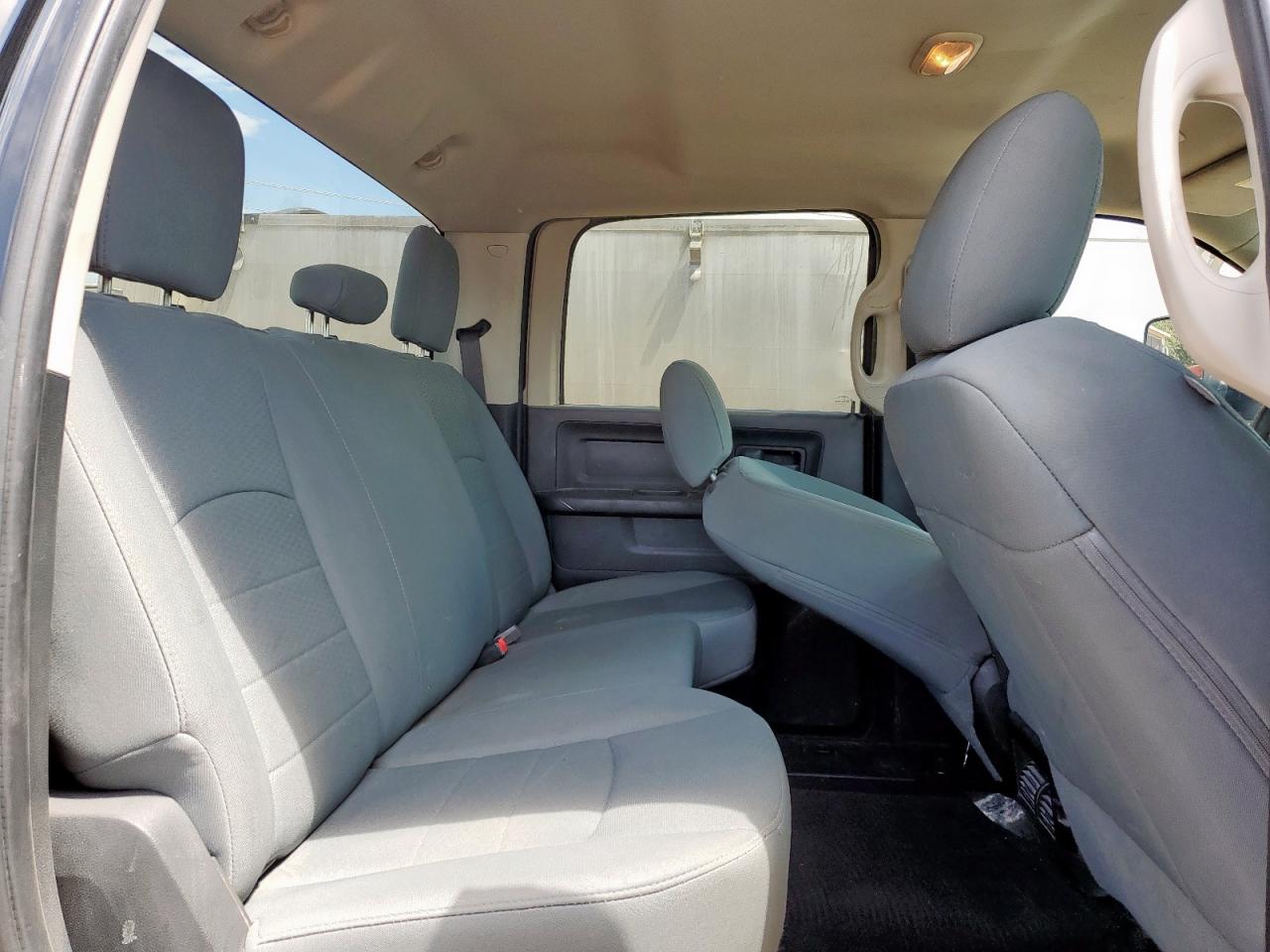 2018 Ram 3500 St VIN: 3C63RRGL2JG132267 Lot: 68972575