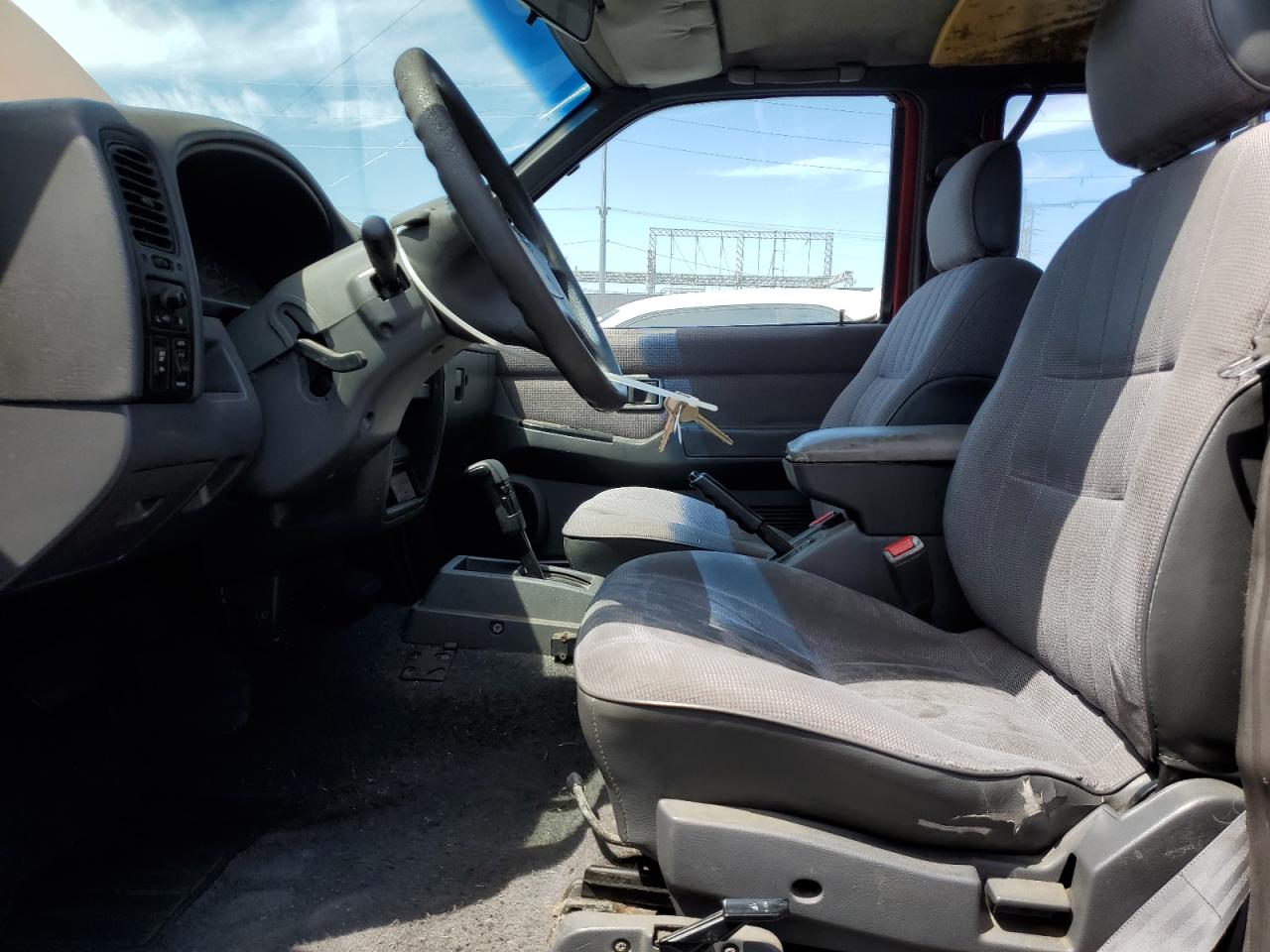 1994 Nissan Pathfinder Xe VIN: JN8HD17S3RW203645 Lot: 69657735