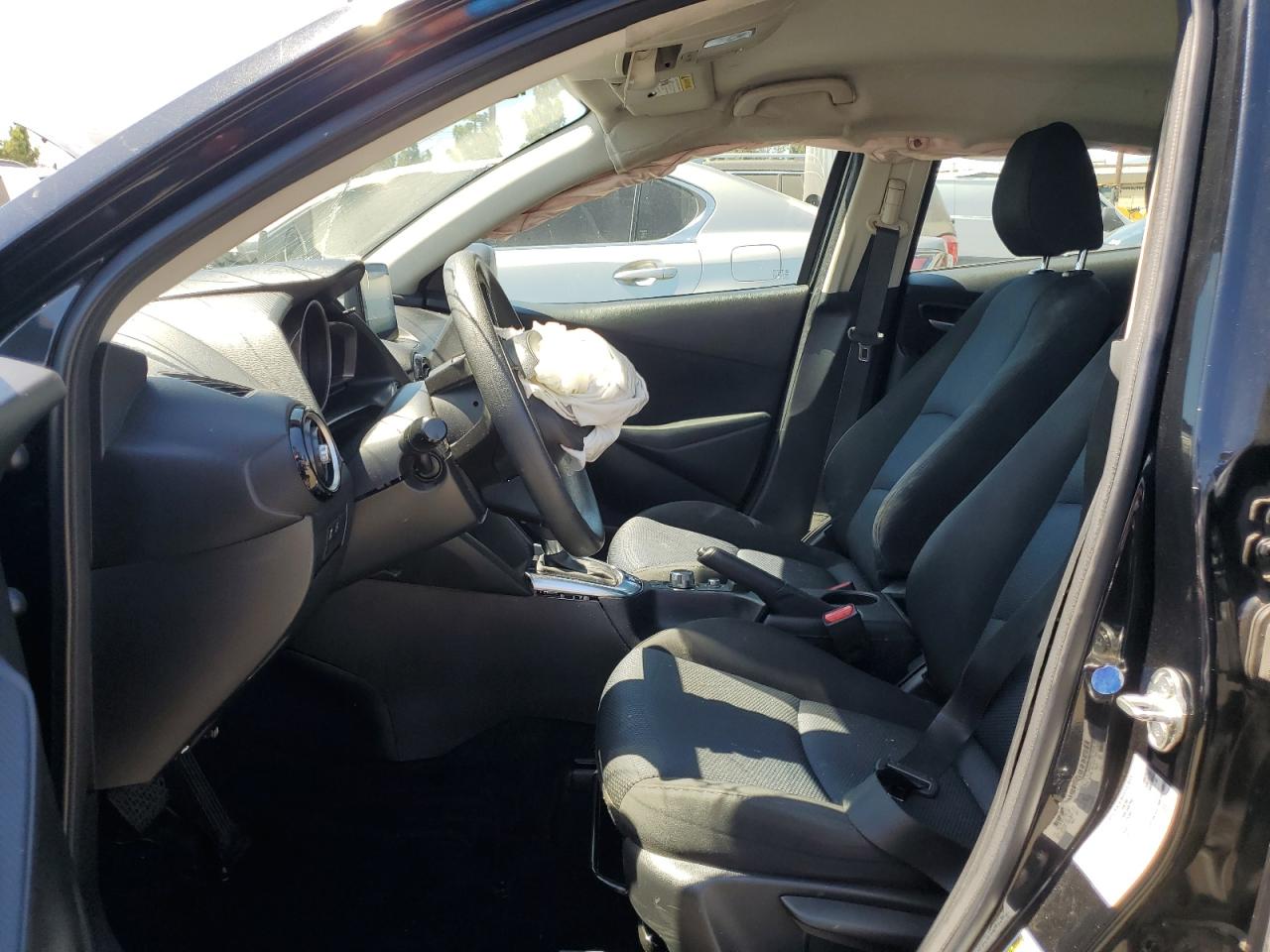 2019 Toyota Yaris L VIN: 3MYDLBYV2KY511997 Lot: 70715265