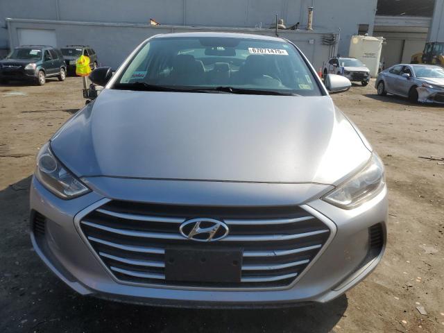 Sedans HYUNDAI ELANTRA 2017 Srebrny