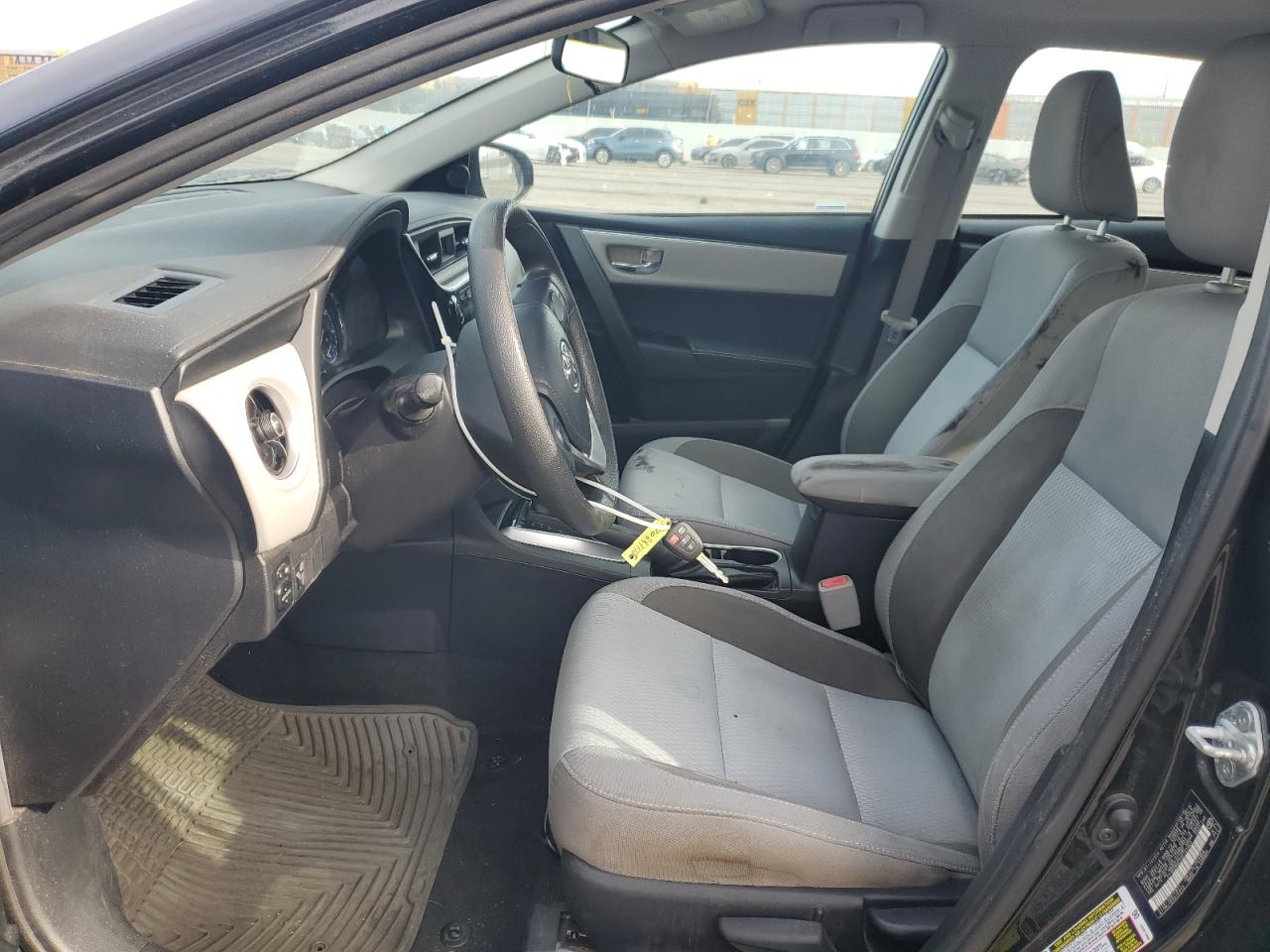 2017 Toyota Corolla L VIN: 2T1BURHE2HC747263 Lot: 84942555