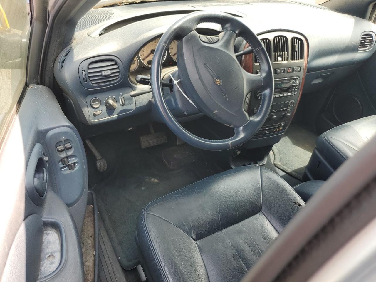 2003 Chrysler Town & Country Lxi VIN: 2C8GP54L23R209759 Lot: 68957095