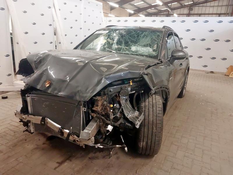 PORSCHE CAYENNE V6 2025
