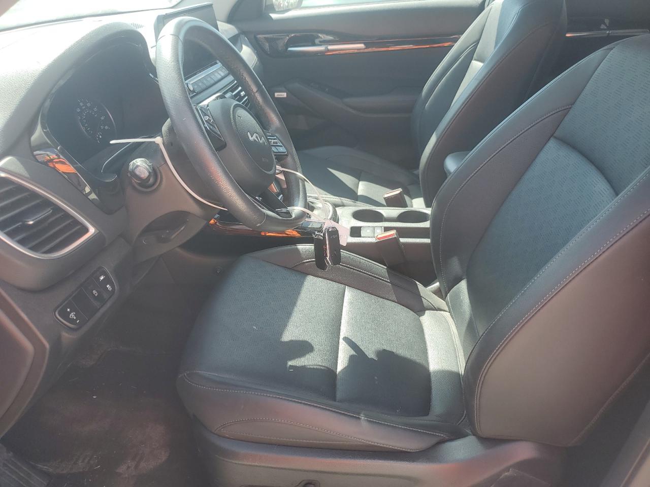 2023 Kia Seltos Sx VIN: KNDETCA25P7424855 Lot: 69813095