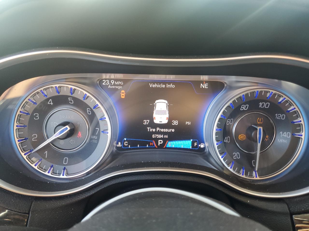 2015 Chrysler 300 Limited VIN: 2C3CCARGXFH782052 Lot: 68127135