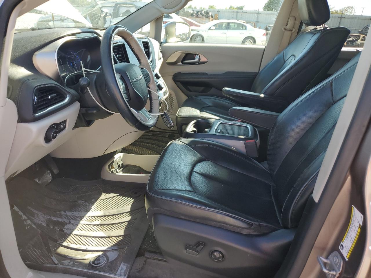 2018 Chrysler Pacifica Limited VIN: 2C4RC1GG7JR237888 Lot: 69731745