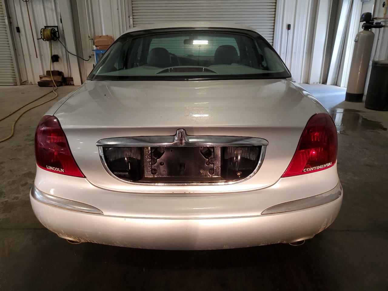 2000 Lincoln Continental VIN: 1LNHM97VXYY840387 Lot: 69805755