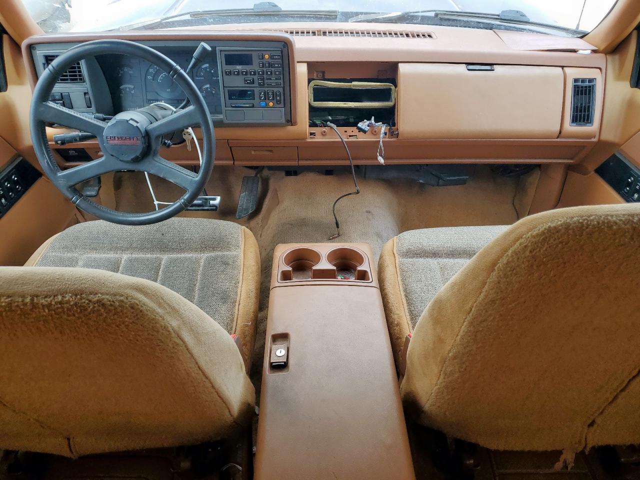 1989 Chevrolet Gmt-400 C1500 VIN: 2GCEC19KXK1186161 Lot: 69815925