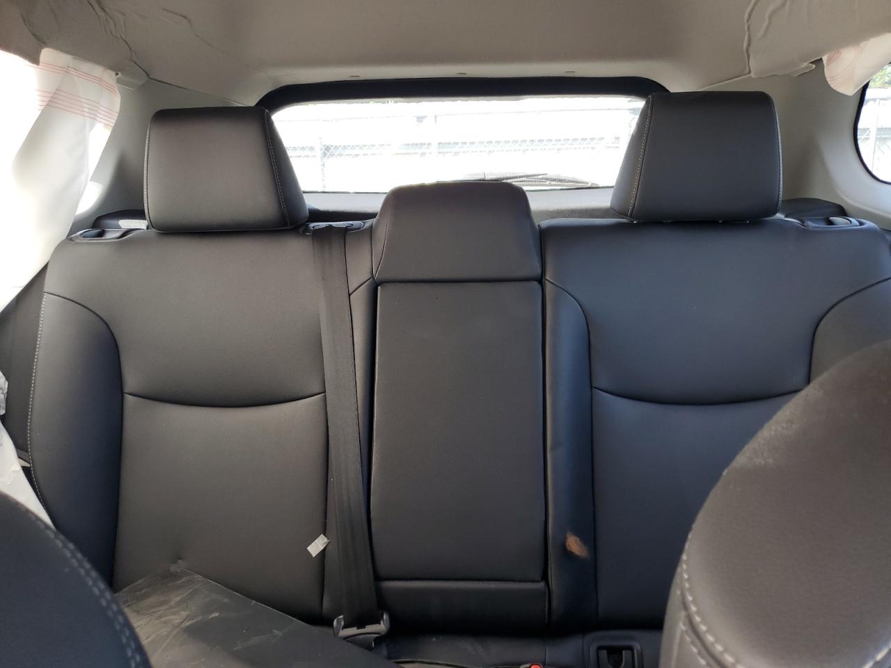 2022 Toyota Corolla Cross Xle VIN: 7MUDAABG2NV042680 Lot: 68320595