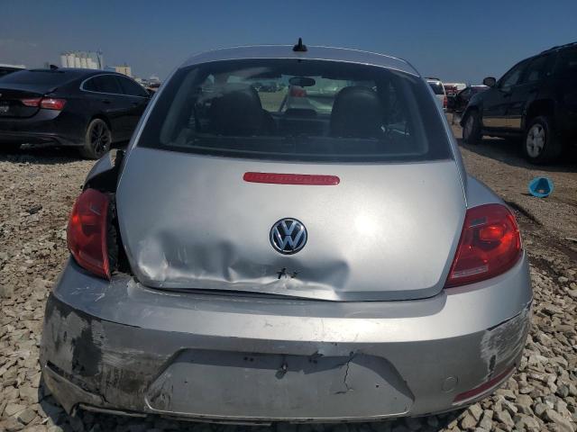  VOLKSWAGEN BEETLE 2013 Srebrny