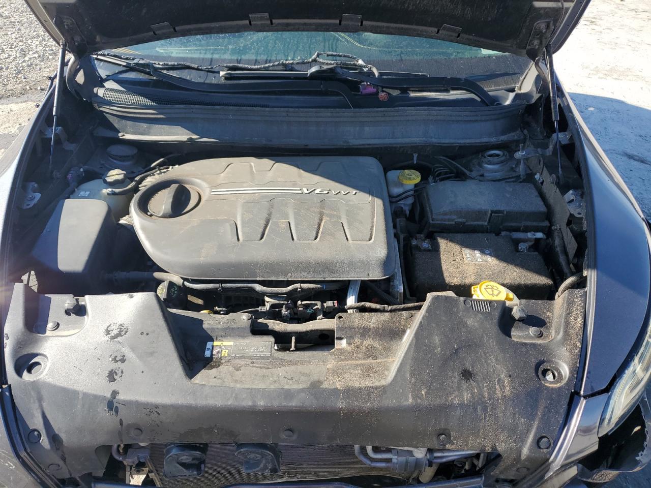 2018 Jeep Cherokee Latitude Plus VIN: 1C4PJMLX5JD562370 Lot: 70636185