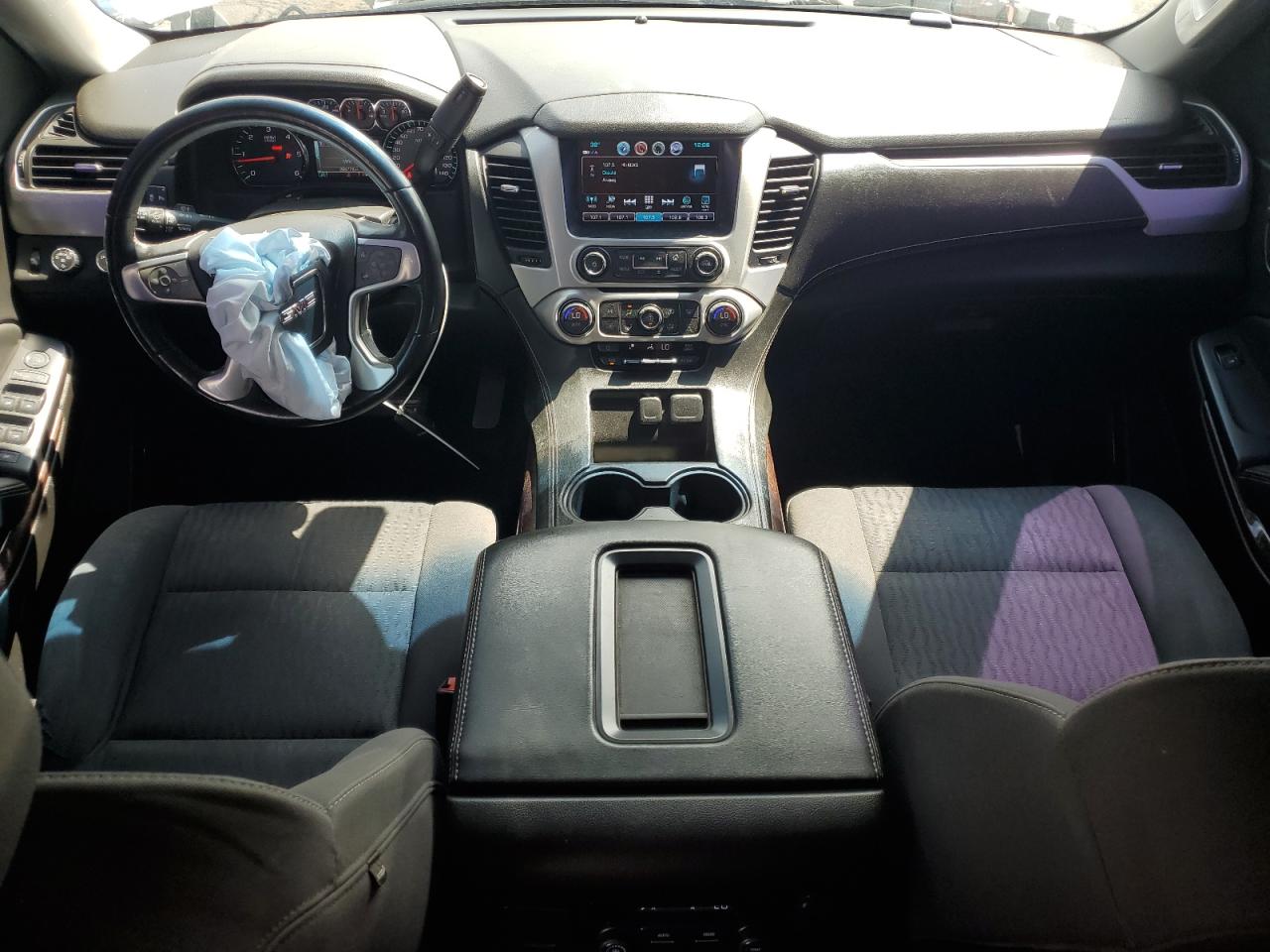 2017 GMC Yukon Xl K1500 Sle VIN: 1GKS2FKC0HR217413 Lot: 70781605