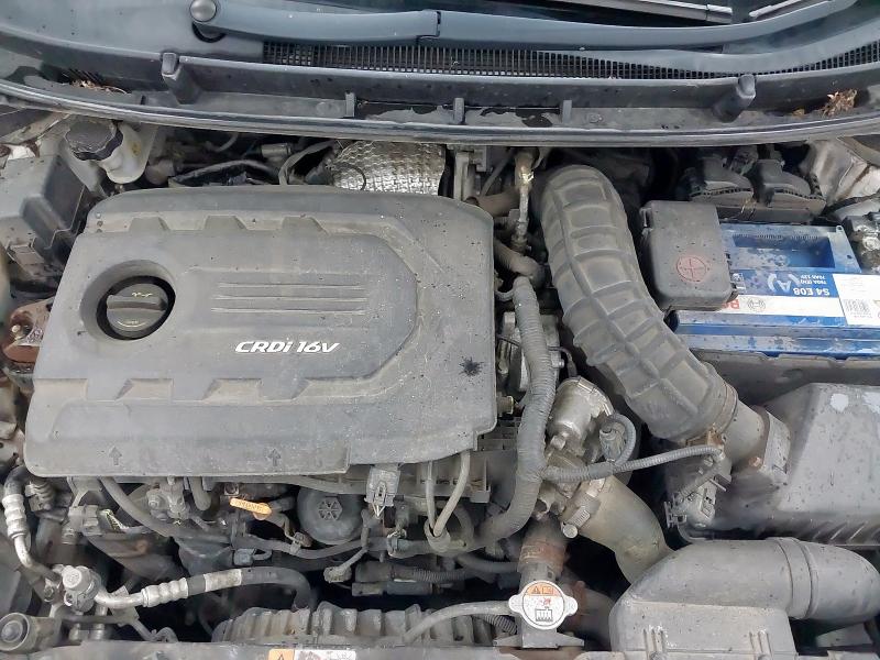 2015 HYUNDAI I30 SE