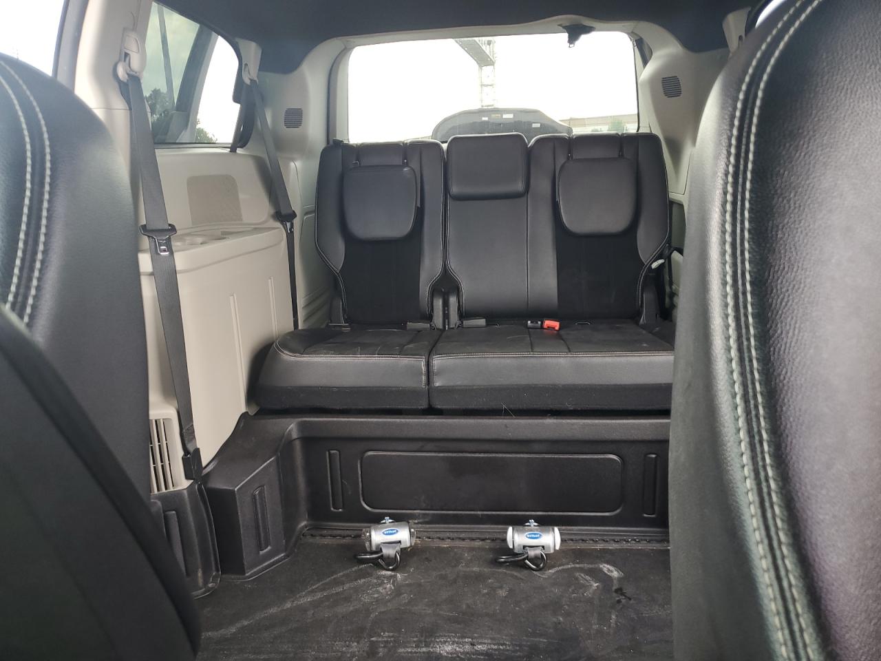 2018 Dodge Grand Caravan Sxt VIN: 2C4RDGCG9JR215414 Lot: 71731655