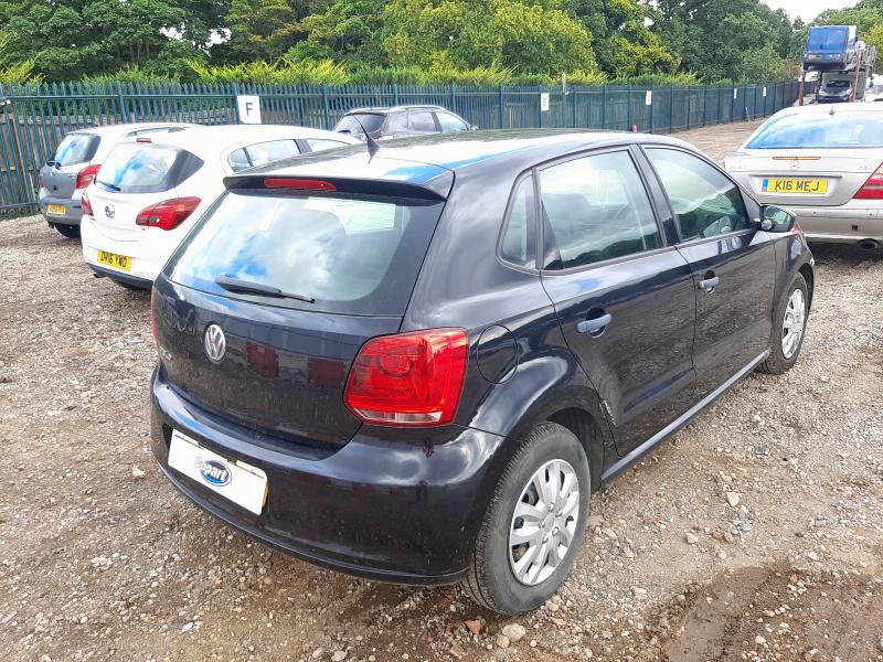 2010 VOLKSWAGEN POLO S