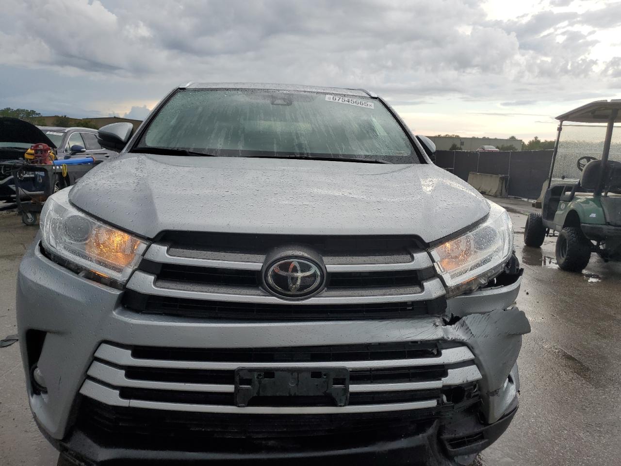 2017 Toyota Highlander Se VIN: 5TDJZRFH4HS509500 Lot: 85084615