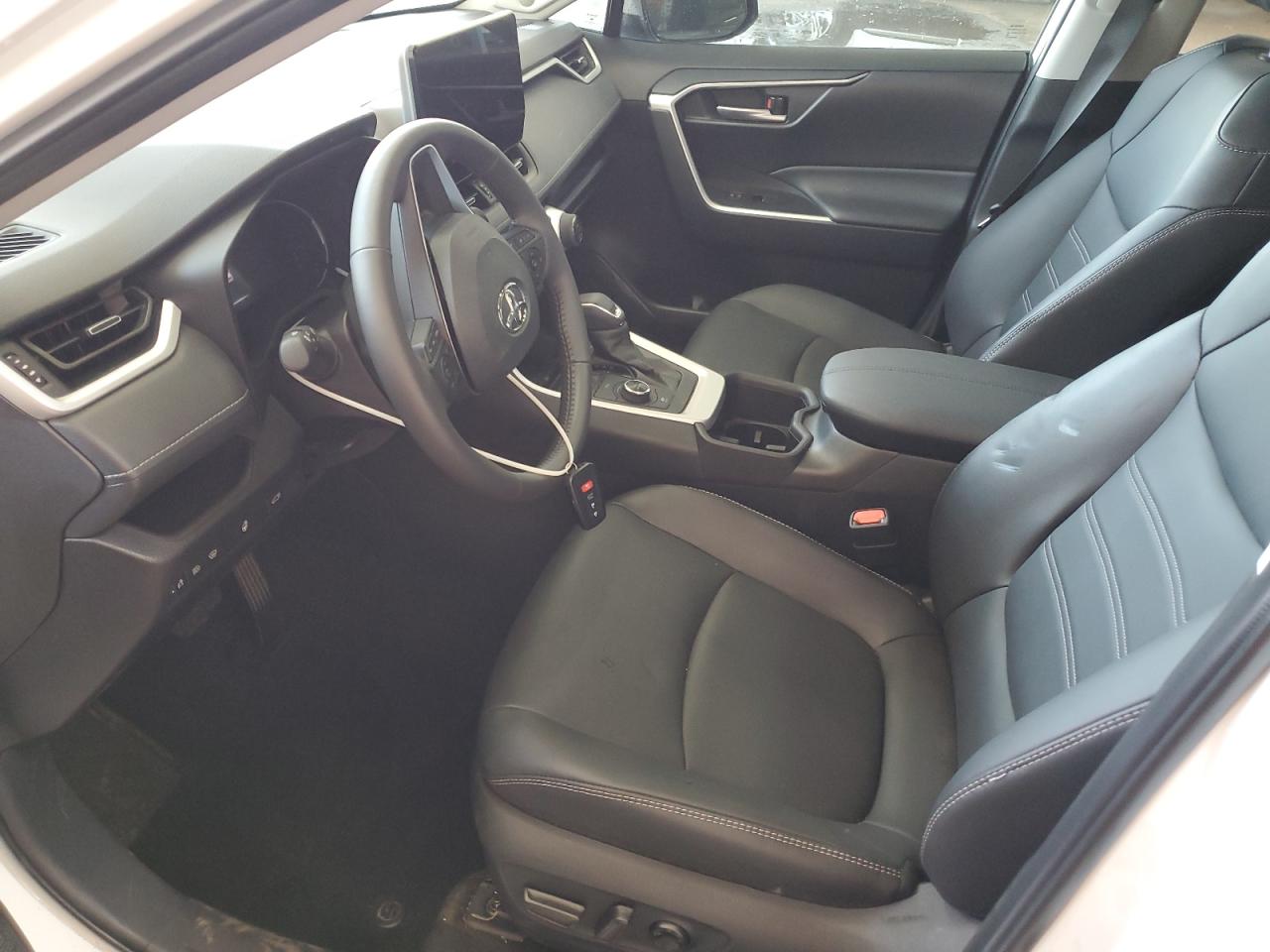 2T3B6RFV5RW076126 2024 Toyota Rav4 Xle Premium