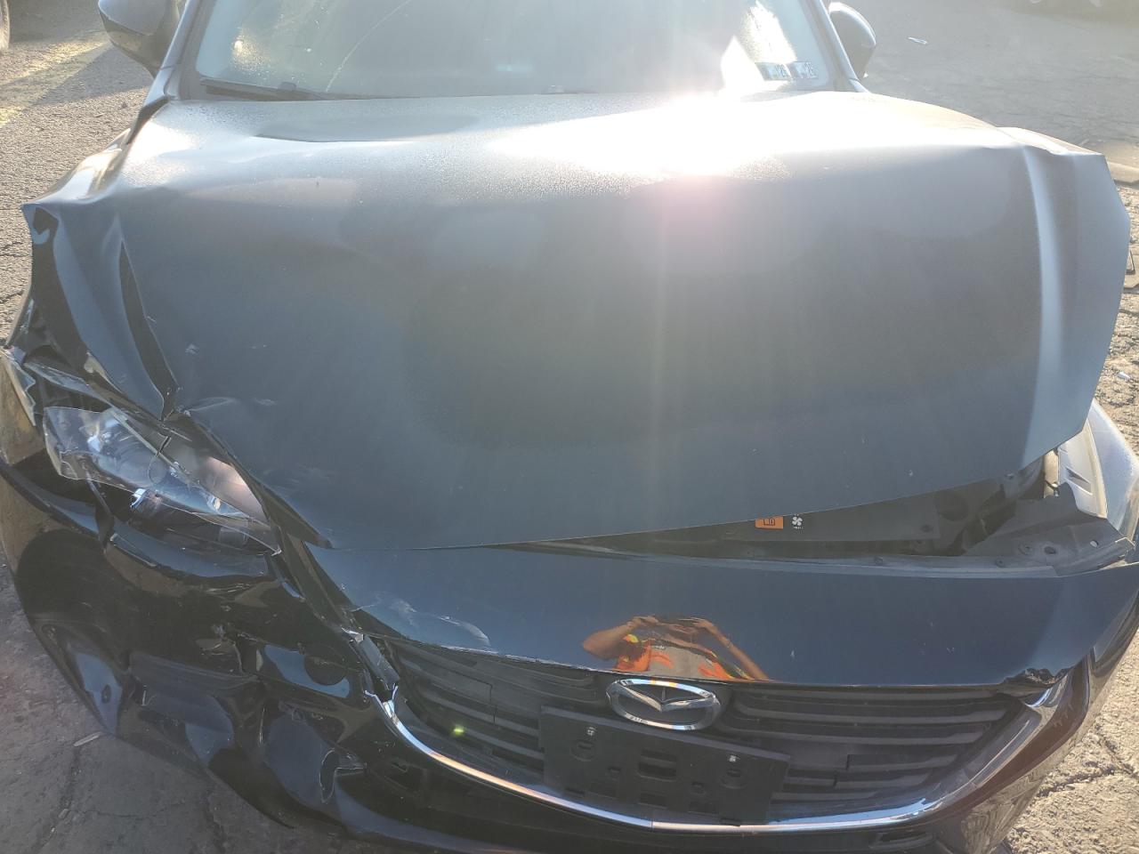 2018 Mazda 3 Touring VIN: 3MZBN1V36JM207054 Lot: 70424755