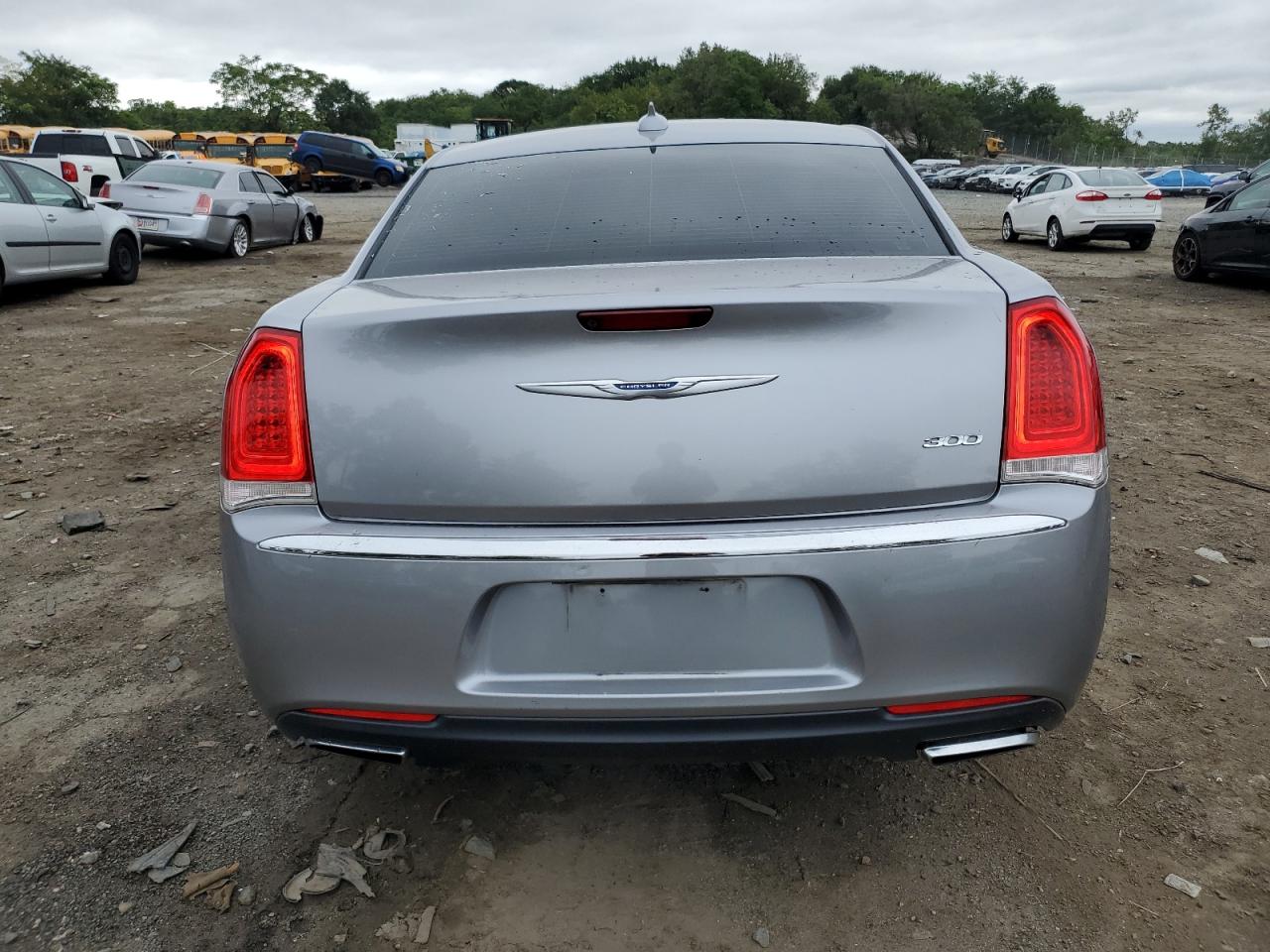 2018 Chrysler 300 Limited VIN: 2C3CCAEG9JH193699 Lot: 69815755
