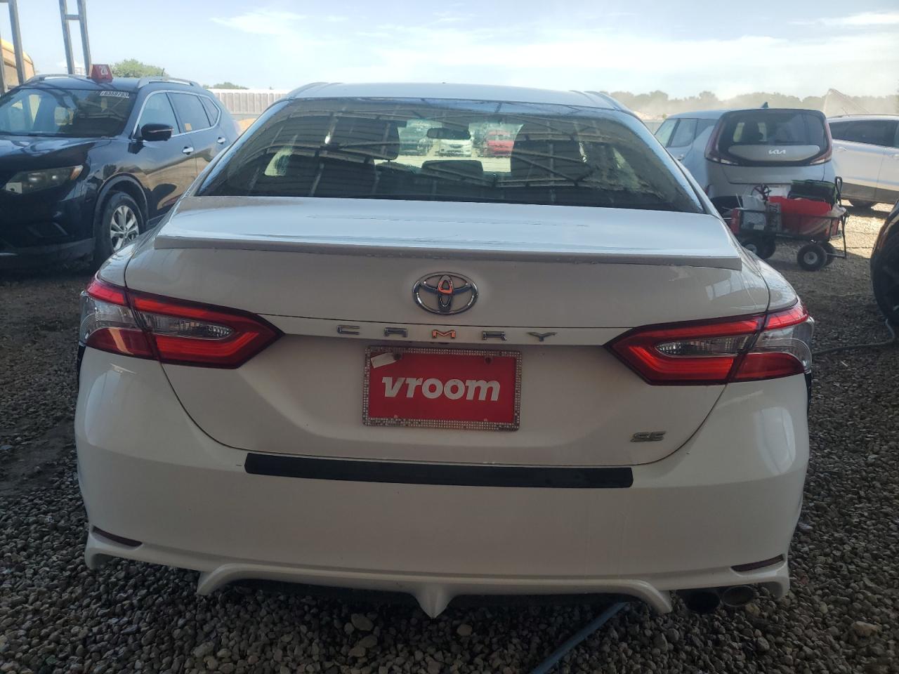 2018 Toyota Camry L VIN: 4T1B11HK6JU056449 Lot: 69638125