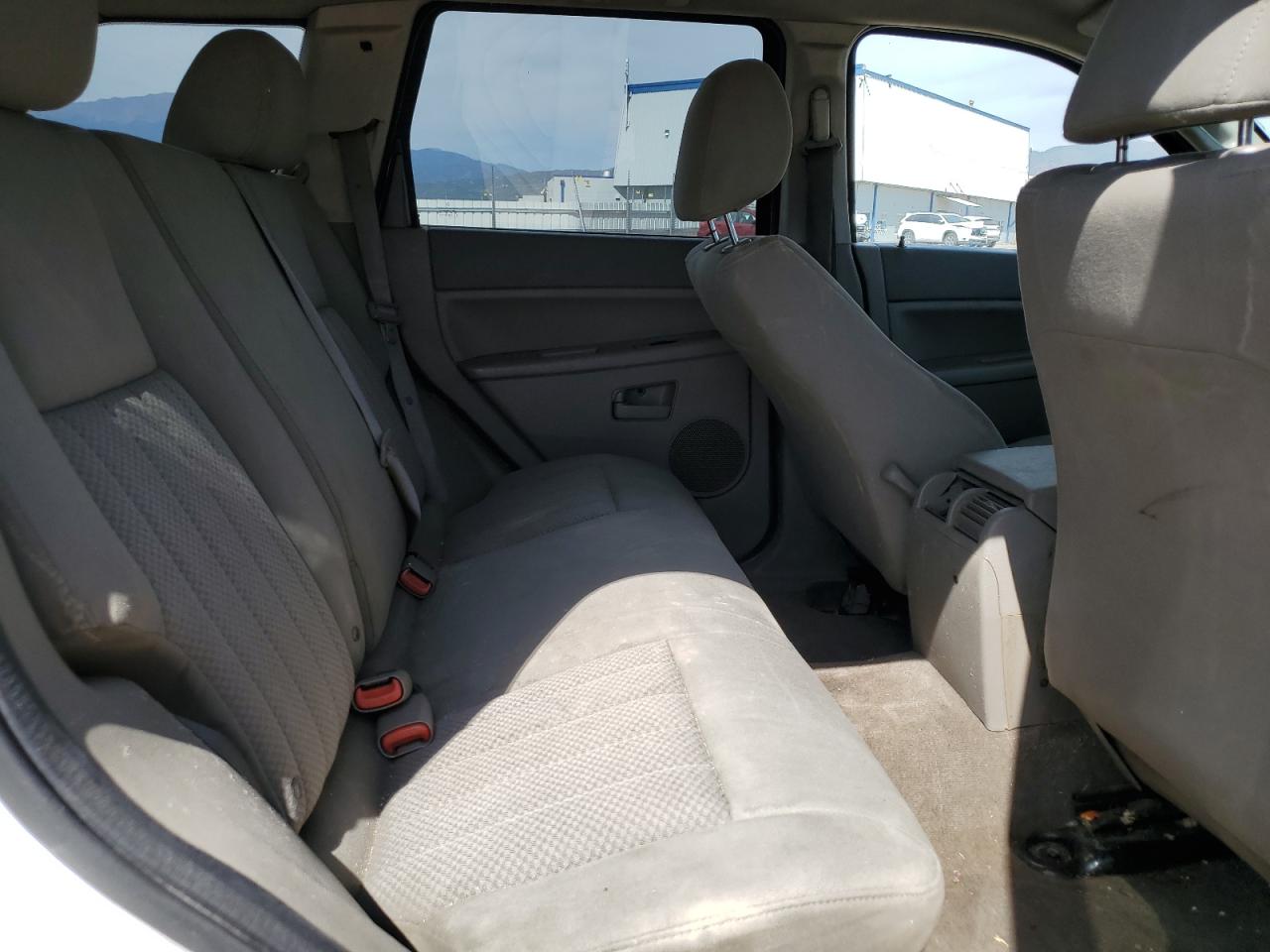 1J4GR48K15C680430 2005 Jeep Grand Cherokee Laredo