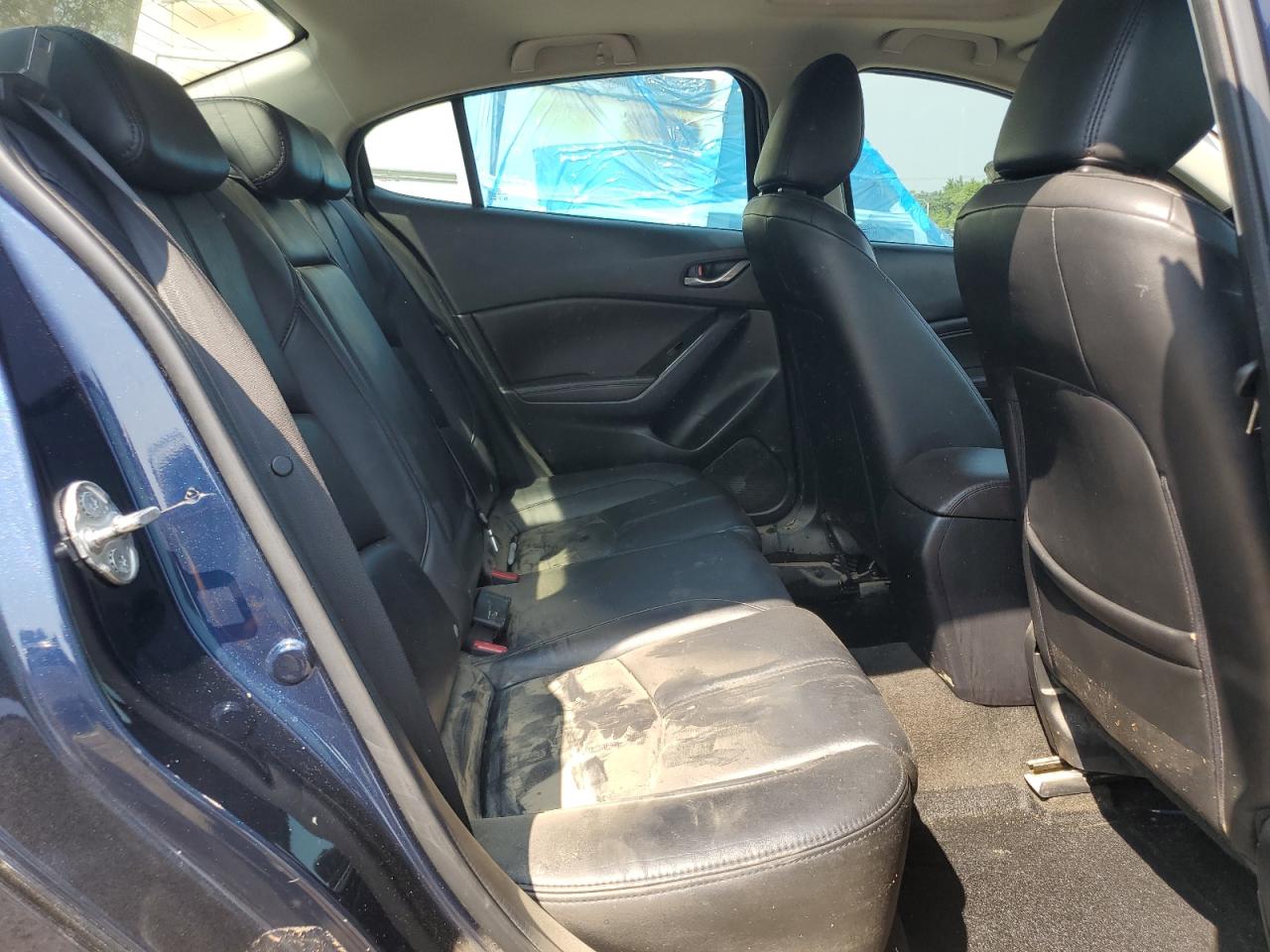 2018 Mazda 3 Touring VIN: 3MZBN1V38JM260063 Lot: 67530265