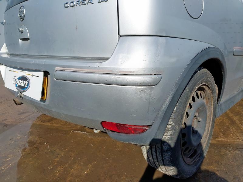 2004 VAUXHALL CORSA DESIGN