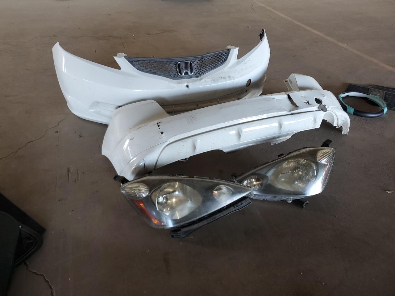 2013 Honda Fit VIN: JHMGE8H37DC063547 Lot: 70175595