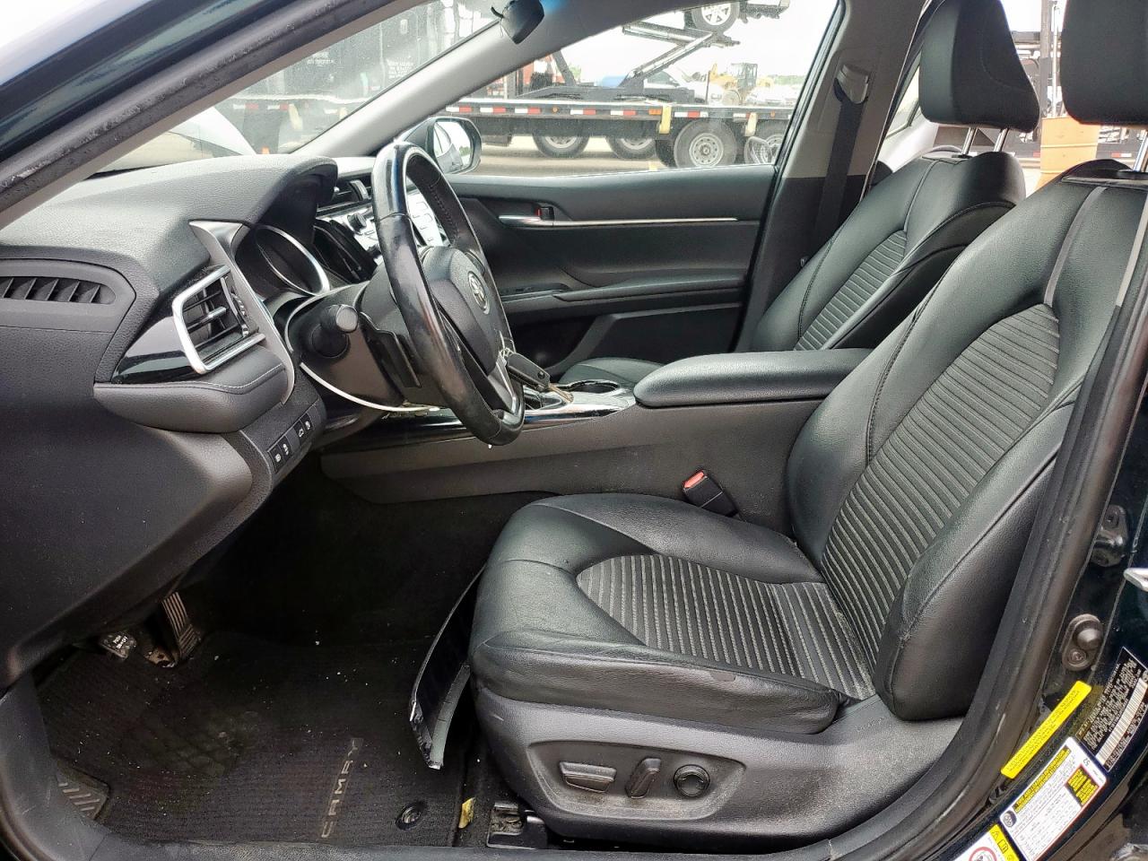 4T1B11HK3JU558593 2018 Toyota Camry L