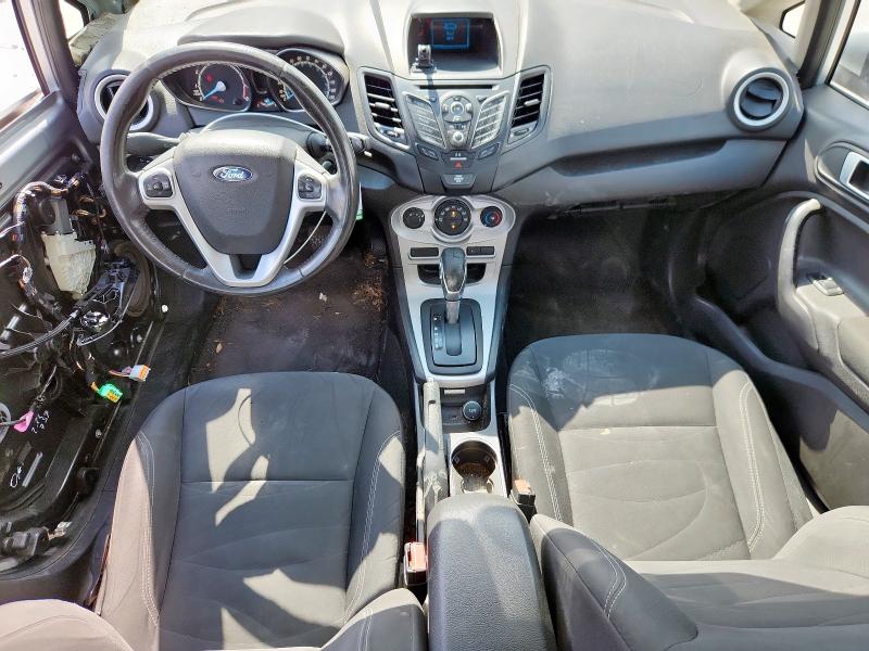  FORD FIESTA 2016 Серебристый
