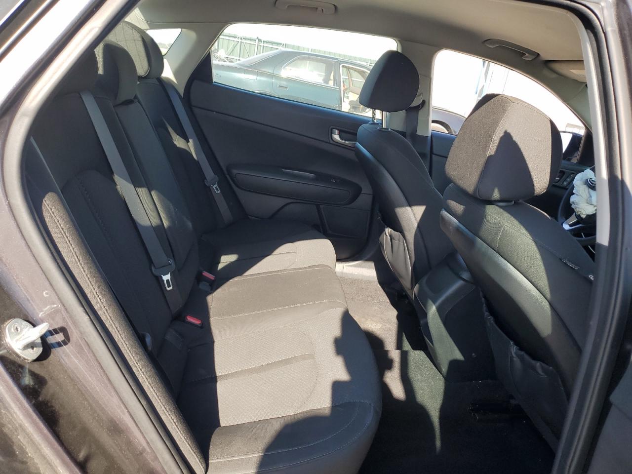 2017 Kia Optima Lx VIN: 5XXGT4L31HG134352 Lot: 70622525