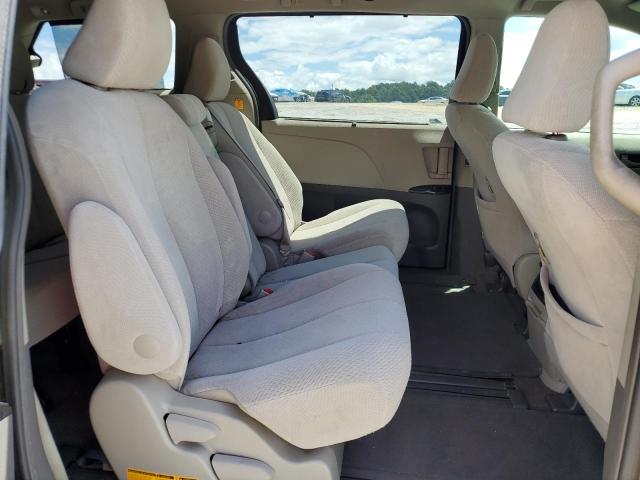 2013 TOYOTA SIENNA LE  